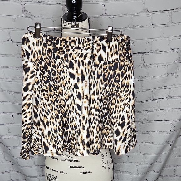 dona jo Pants - Dona Jo Rio Athletic Skort Cheetah Size M